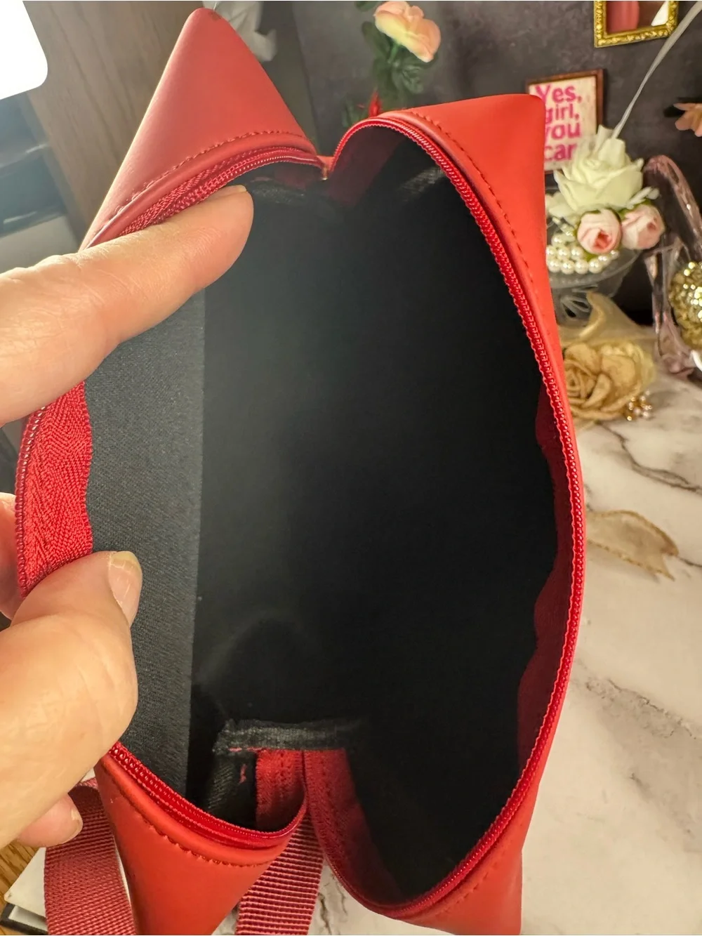 Guess compact cosmetic